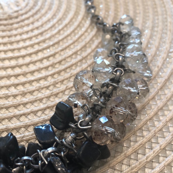 Tri color glass beaded necklace very versatile - Picture 2 of 4